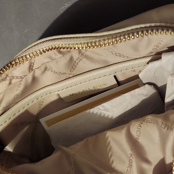 Michael Kors  mini zip nylon travel pounch. - Picture 6 of 8